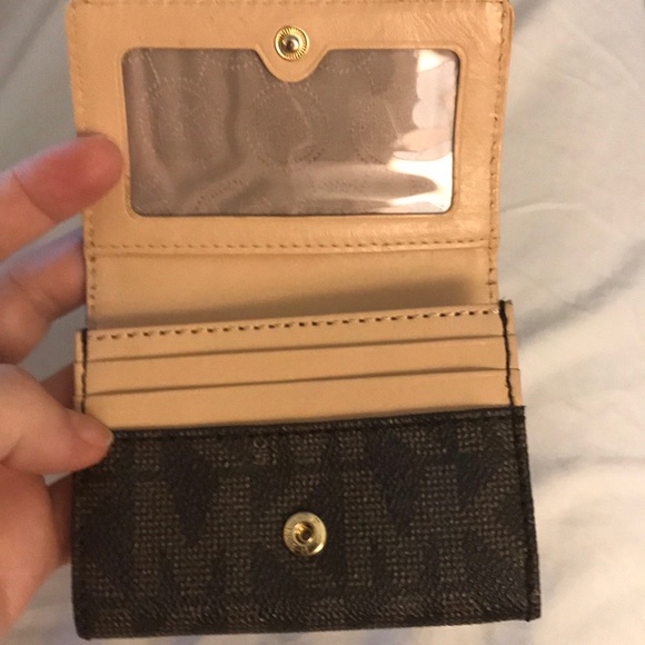 Michael Kors wallet! - Picture 2 of 4